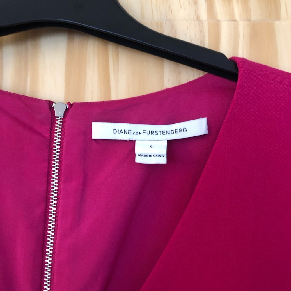 DVF pink v-neck dress with pockets!!! - Picture 2 of 4